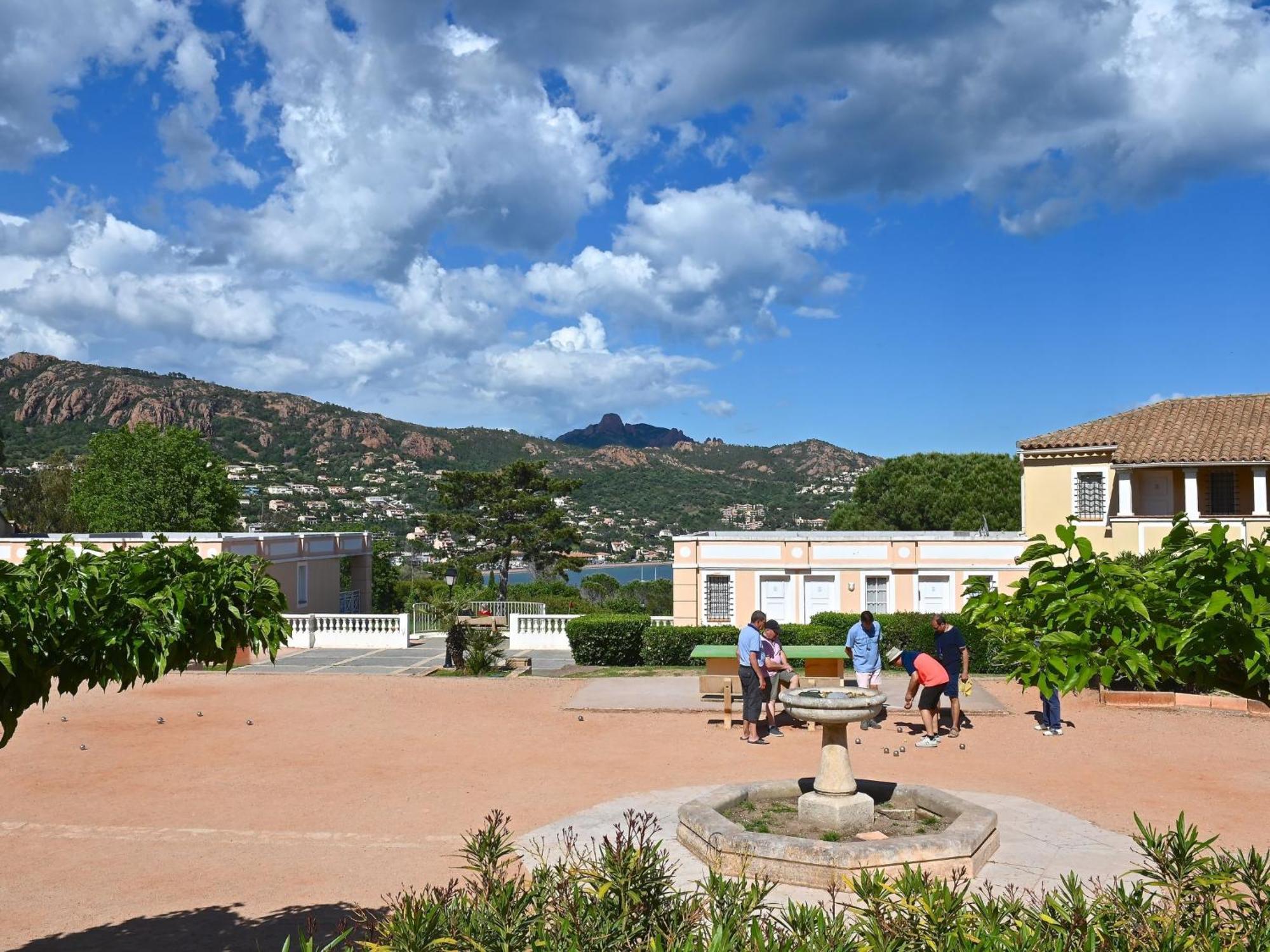 Apartment Village Cap Esterel - Le Village-76 By Interhome Saint-Raphaël Dış mekan fotoğraf